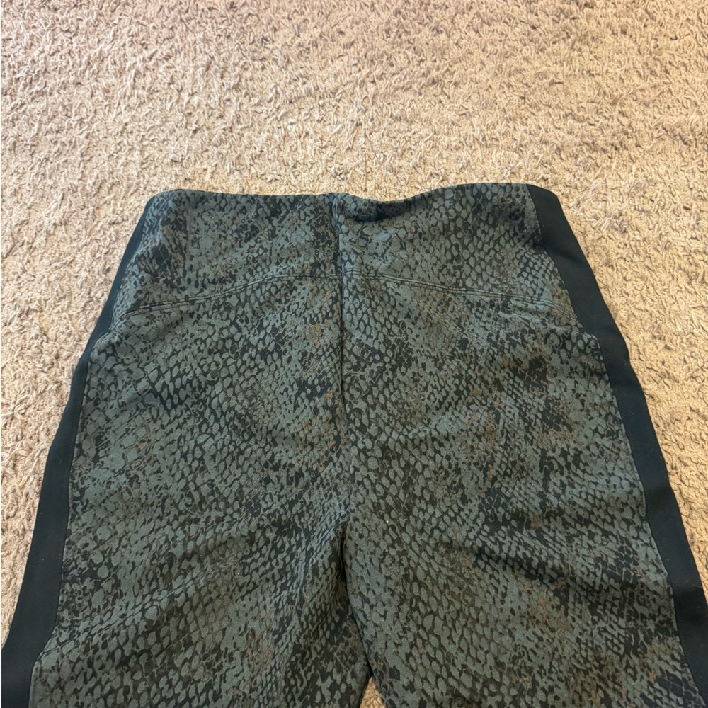 2 FOR $20 LYSSE GREEN SNAKESKIN HIGH RISE LEGGINGS TUMMY CONTROLS BLACK M - Picture 7 of 8